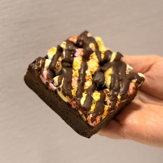 Brownie de Chocolate y Nubes Tostadas